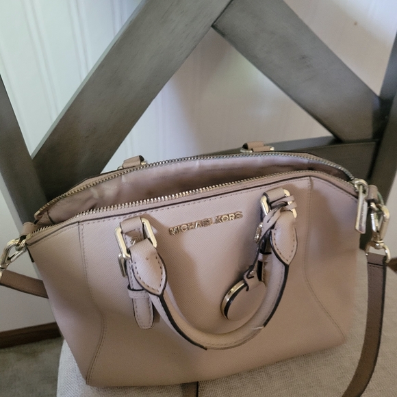 Michael Kors Ciara Taupe Tan Satchel Cross Body Handbag Purse Handles Buckles - Picture 6 of 10